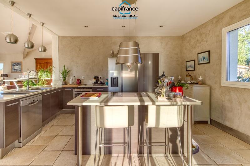 Propriété - 190 m² - 6 pièces