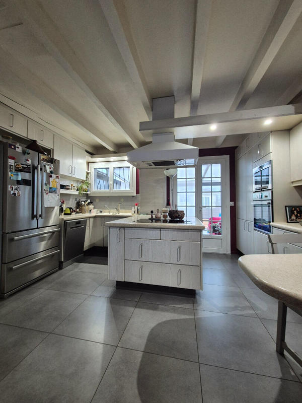 Maison - 166 m² - 7 pièces