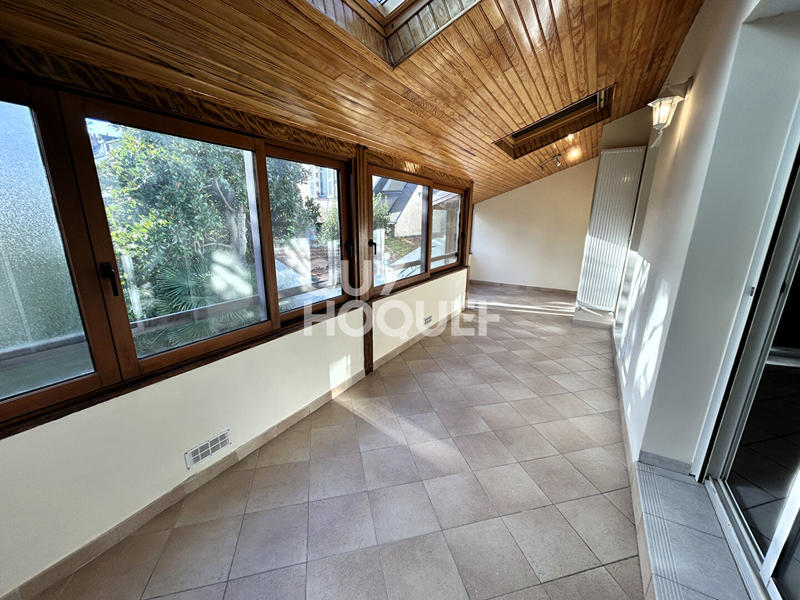 Maison - 195 m² - 10 pièces