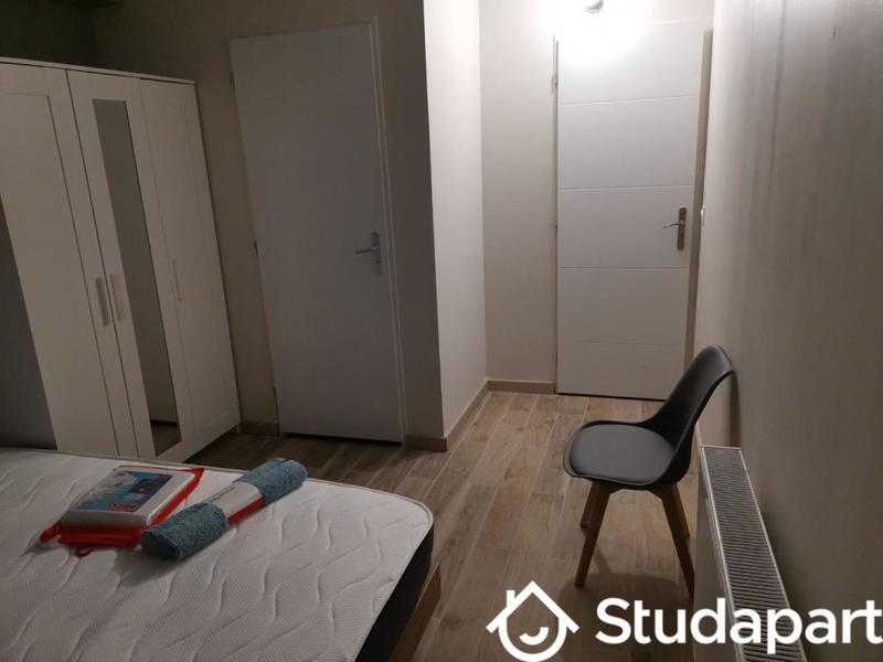 Chambre - 10 m² - 1 pièce