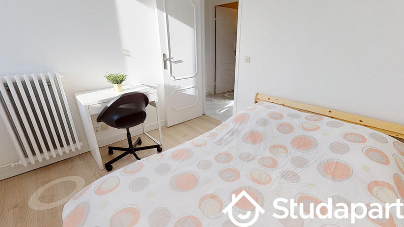 Chambre - 11 m² - 1 pièce