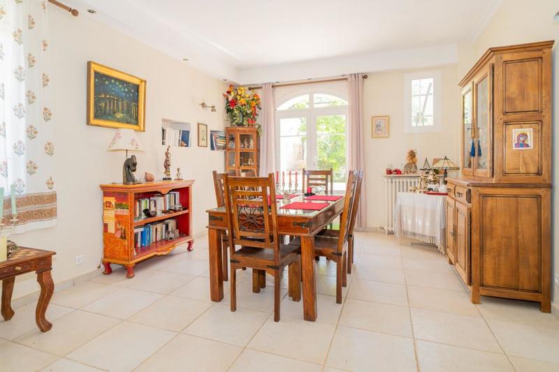 Maison - 260 m² - 5 pièces