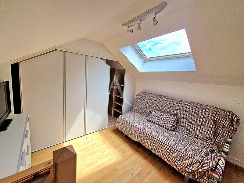 Maison - 258 m² - 9 pièces