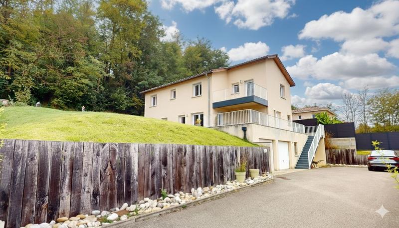 Maison - 166 m² - 5 pièces