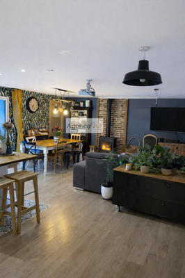 Maison traditionnelle - 140 m² - 5 pièces