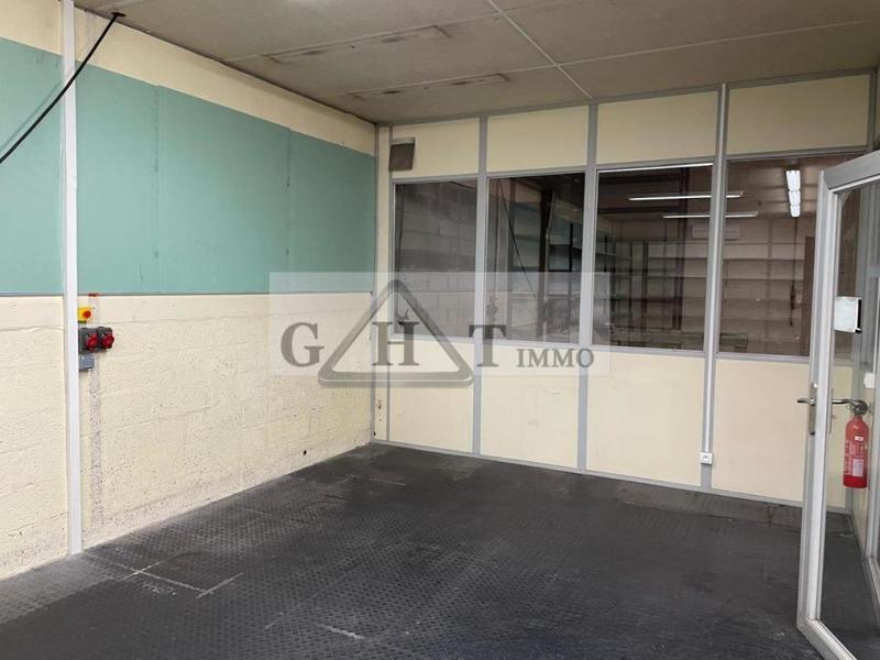 Entrepôt - 1 892 m²