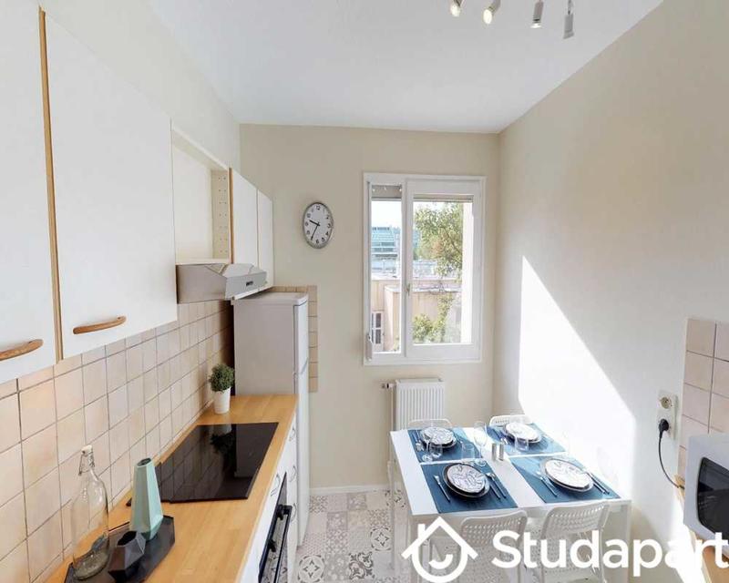 Chambre - 70 m² - 1 pièce