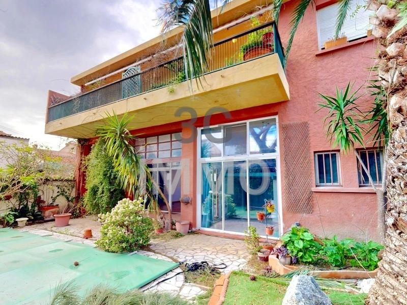 Maison de ville - 223 m² - 9 pièces