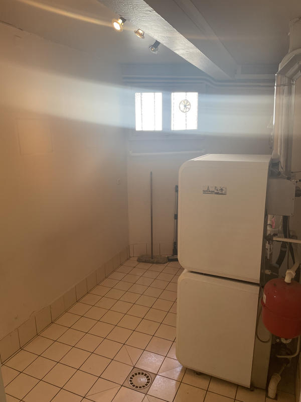 Maison - 250 m² - 6 pièces