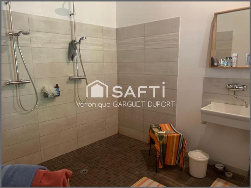 Maison - 202 m² - 5 pièces