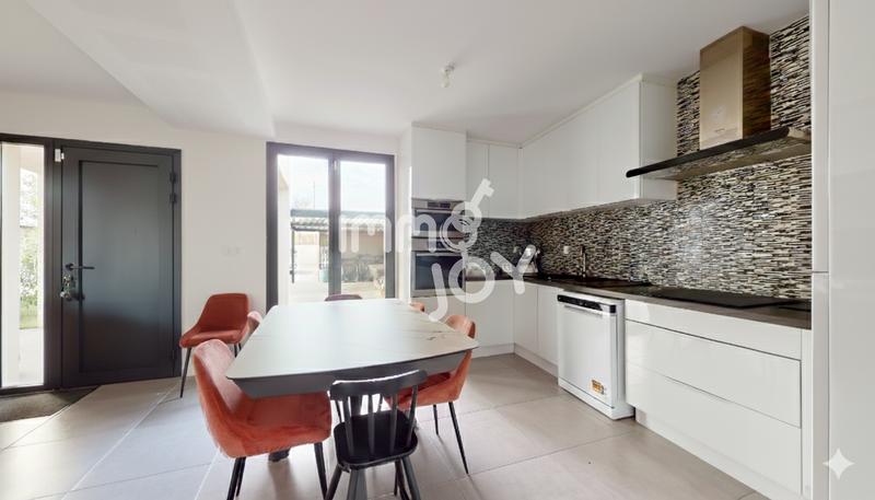 Maison - 120 m² - 4 pièces