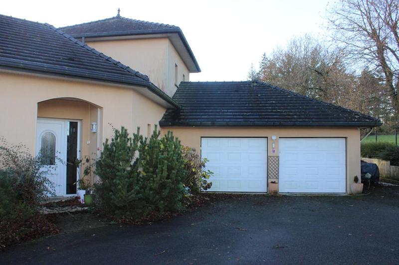Maison - 159 m² - 8 pièces