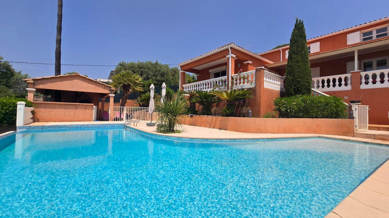 Villa - 273 m² - 6 pièces