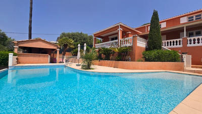 Villa - 273 m² - 6 pièces