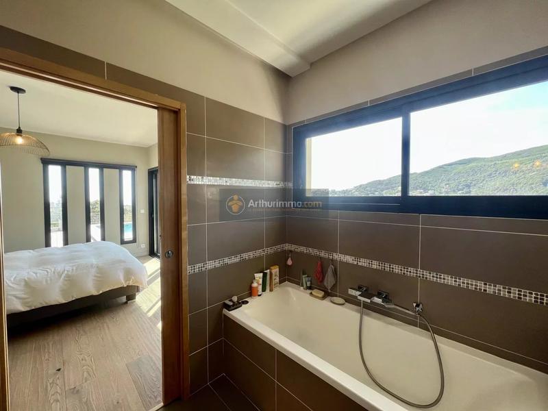 Maison - 195 m² - 5 pièces