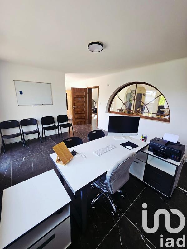 Maison - 273 m² - 8 pièces