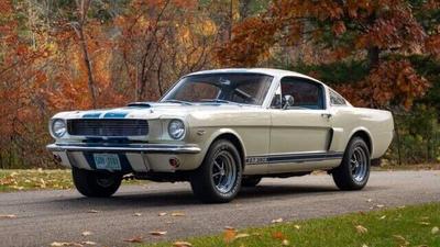 Ford Mustang V8