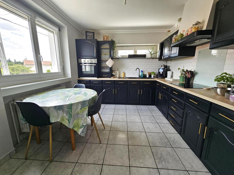 Maison - 183 m² - 10 pièces