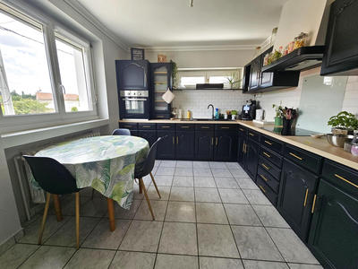 Maison - 183 m² - 10 pièces