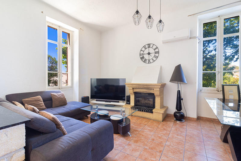 Maison - 220 m² - 6 pièces