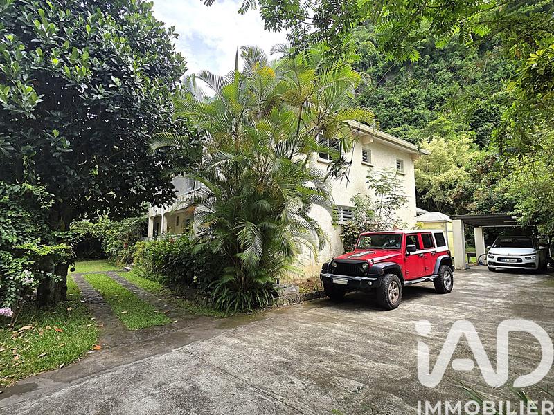 Maison - 280 m² - 13 pièces