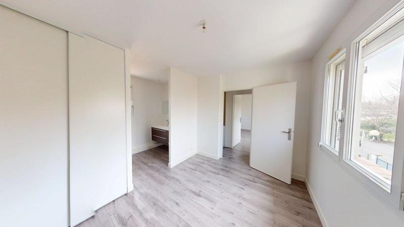 Maison - 203 m² - 5 pièces