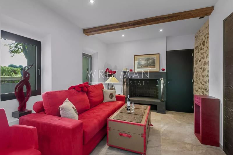 Propriété - 300 m² - 9 pièces