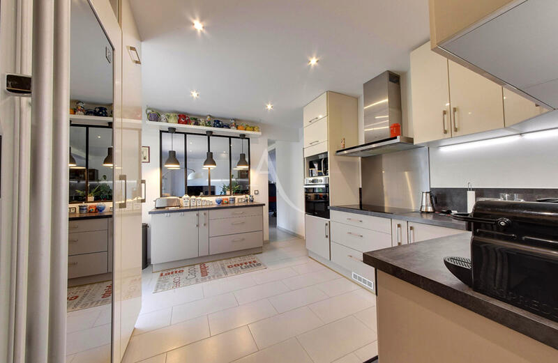 Maison - 141 m² - 7 pièces