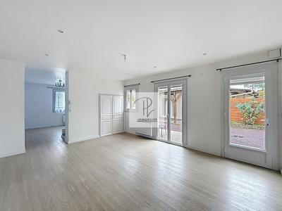 Maison - 100 m² - 6 pièces