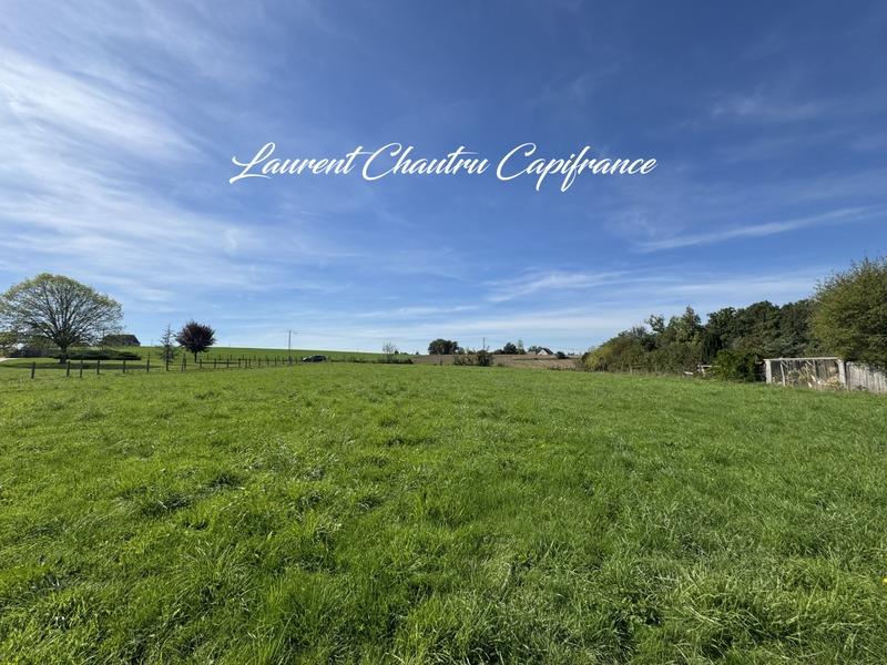 Terrain constructible - 2 744 m²