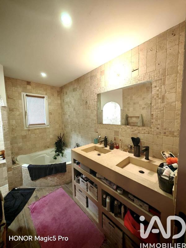 Maison - 156 m² - 8 pièces