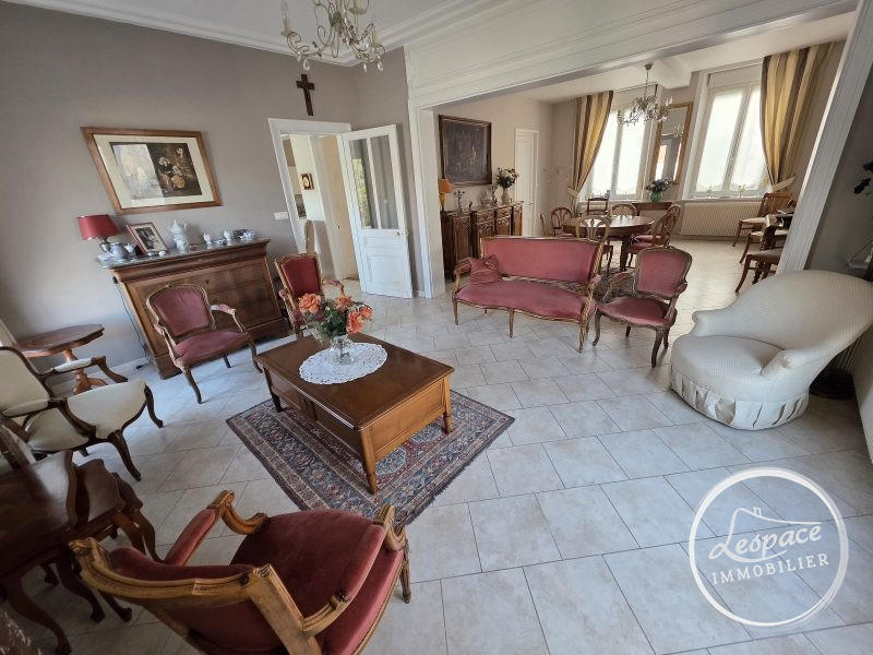 Maison - 186 m² - 5 pièces