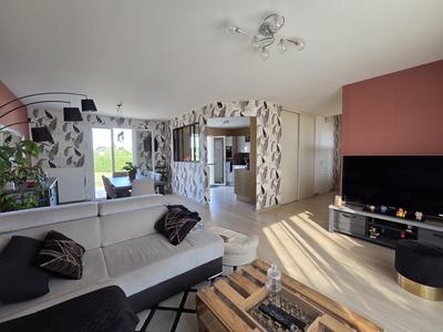 Maison - 104 m² - 6 pièces