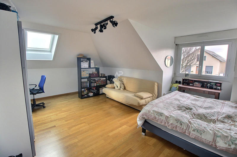 Maison - 180 m² - 7 pièces