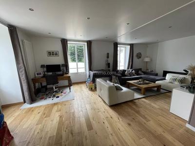 Maison - 204 m² - 8 pièces