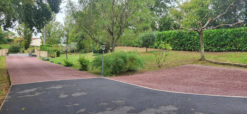 Maison - 220 m² - 7 pièces