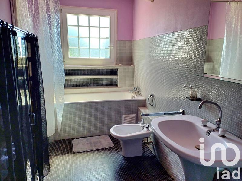 Maison - 180 m² - 8 pièces