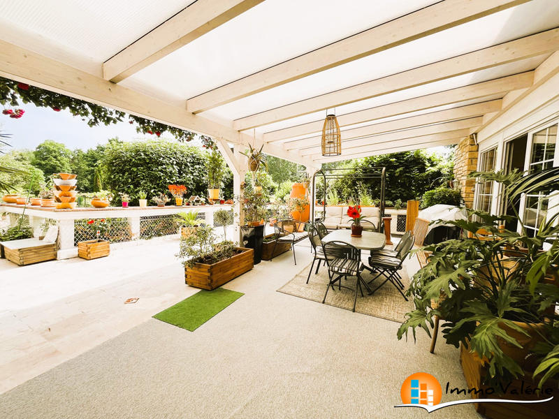 Maison - 761 m² - 16 pièces