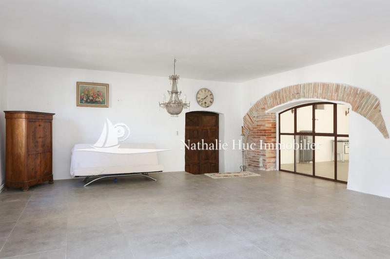 Propriété - 956 m² - 20 pièces