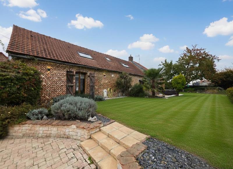 Maison - 217 m² - 8 pièces