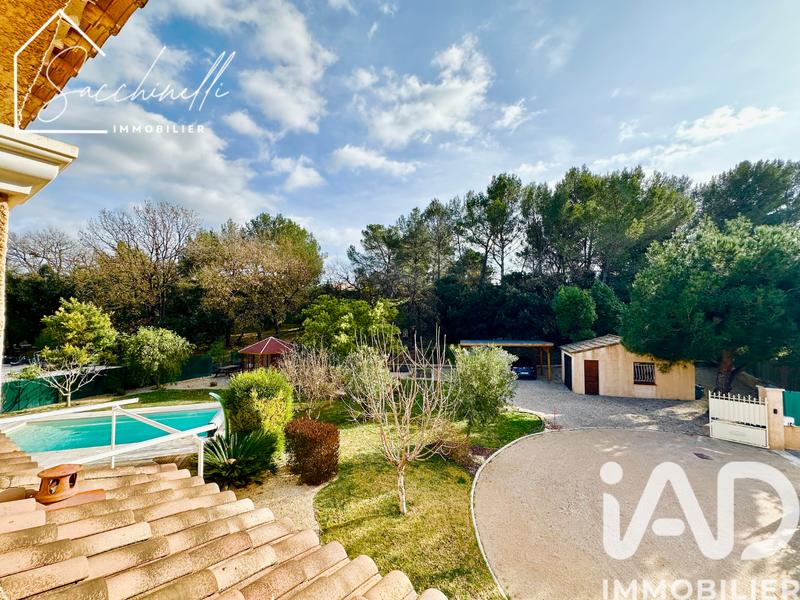 Maison - 253 m² - 10 pièces