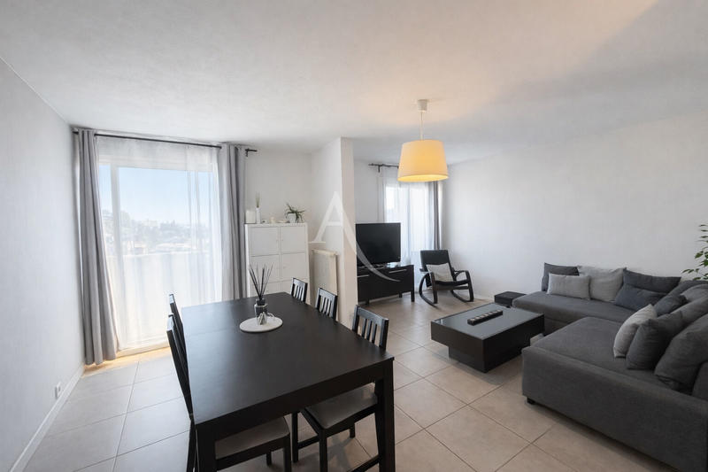 Appartement - 82 m² - 4 pièces