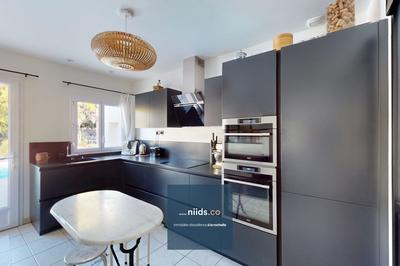 Maison - 214 m² - 7 pièces