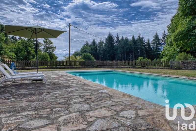 Maison - 215 m² - 6 pièces