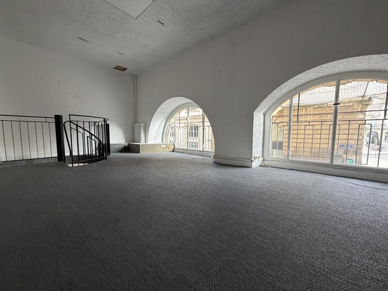 Local commercial - 81 m²