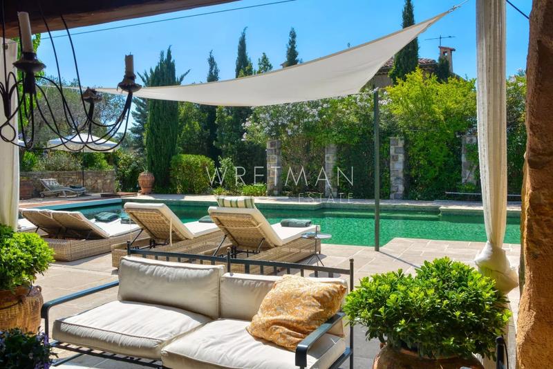 Propriété - 322 m² - 10 pièces