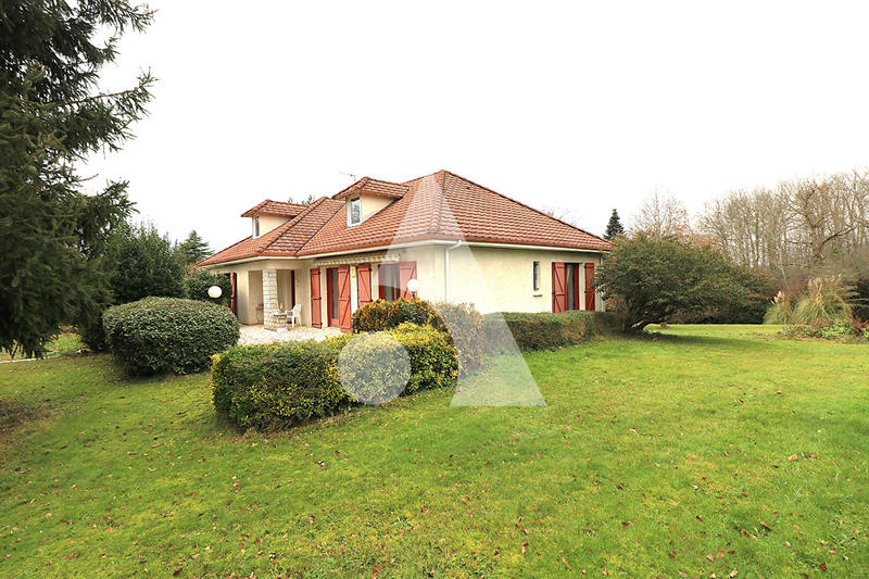 Maison - 215 m² - 7 pièces