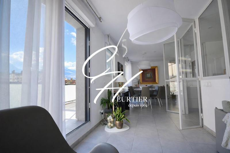 Appartement - 105 m² - 4 pièces