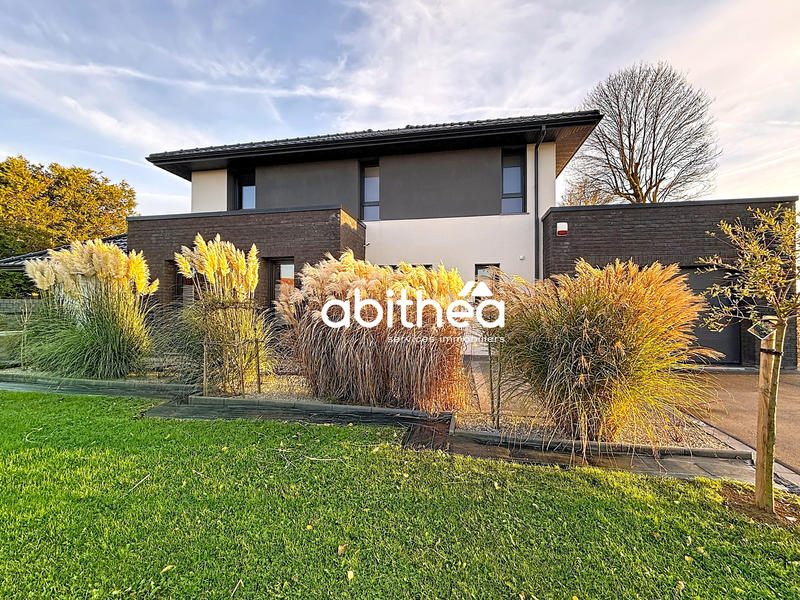 Maison - 176 m² - 8 pièces