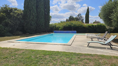 Maison - 220 m² - 9 pièces